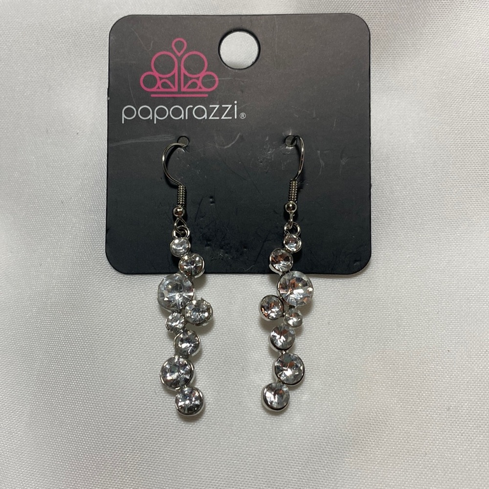 Paparazzi sparkly drop earrings